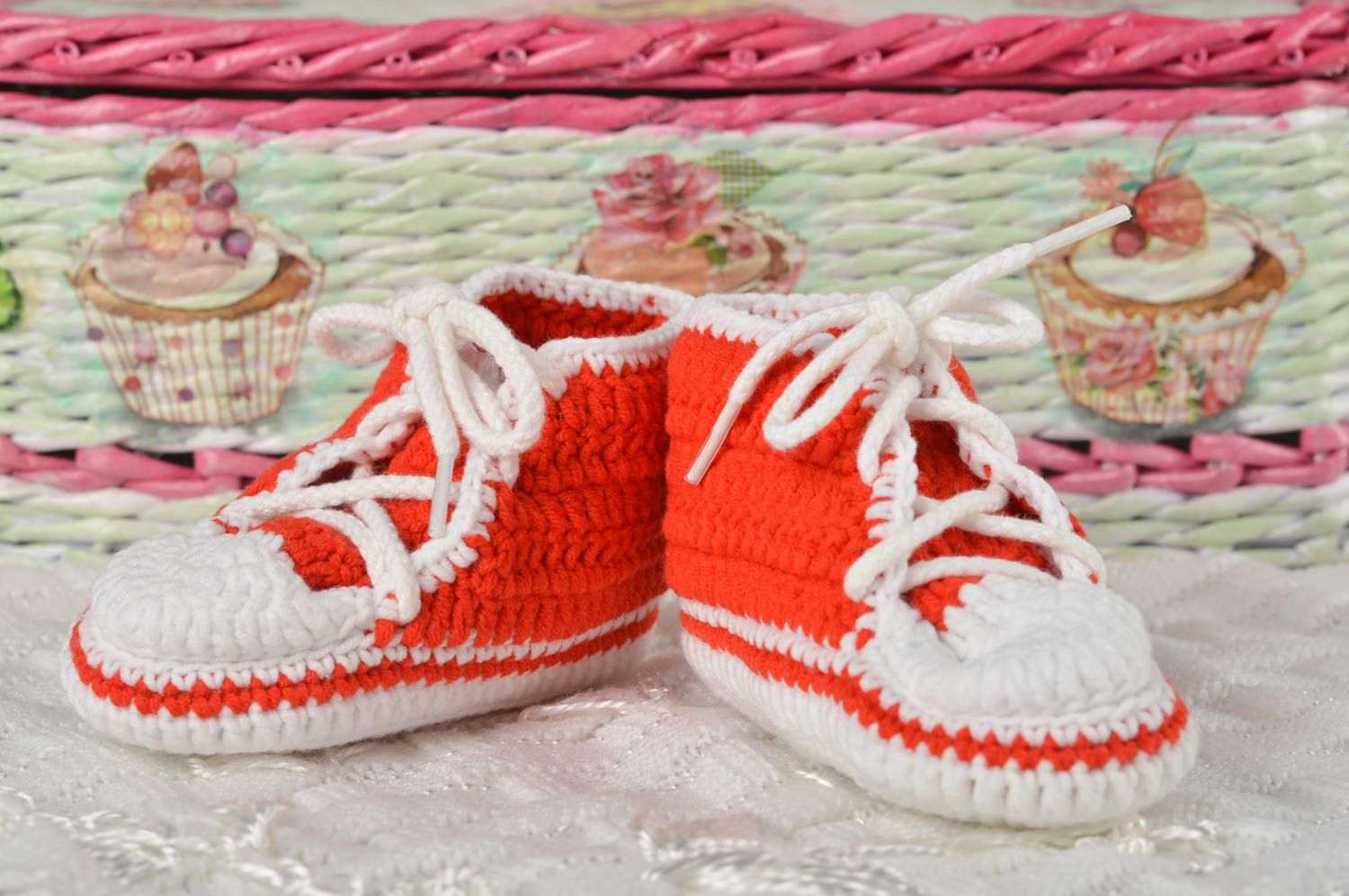 Handmade crocheted baby bootees unusual sneakers for kids textile warm shoes photo 1