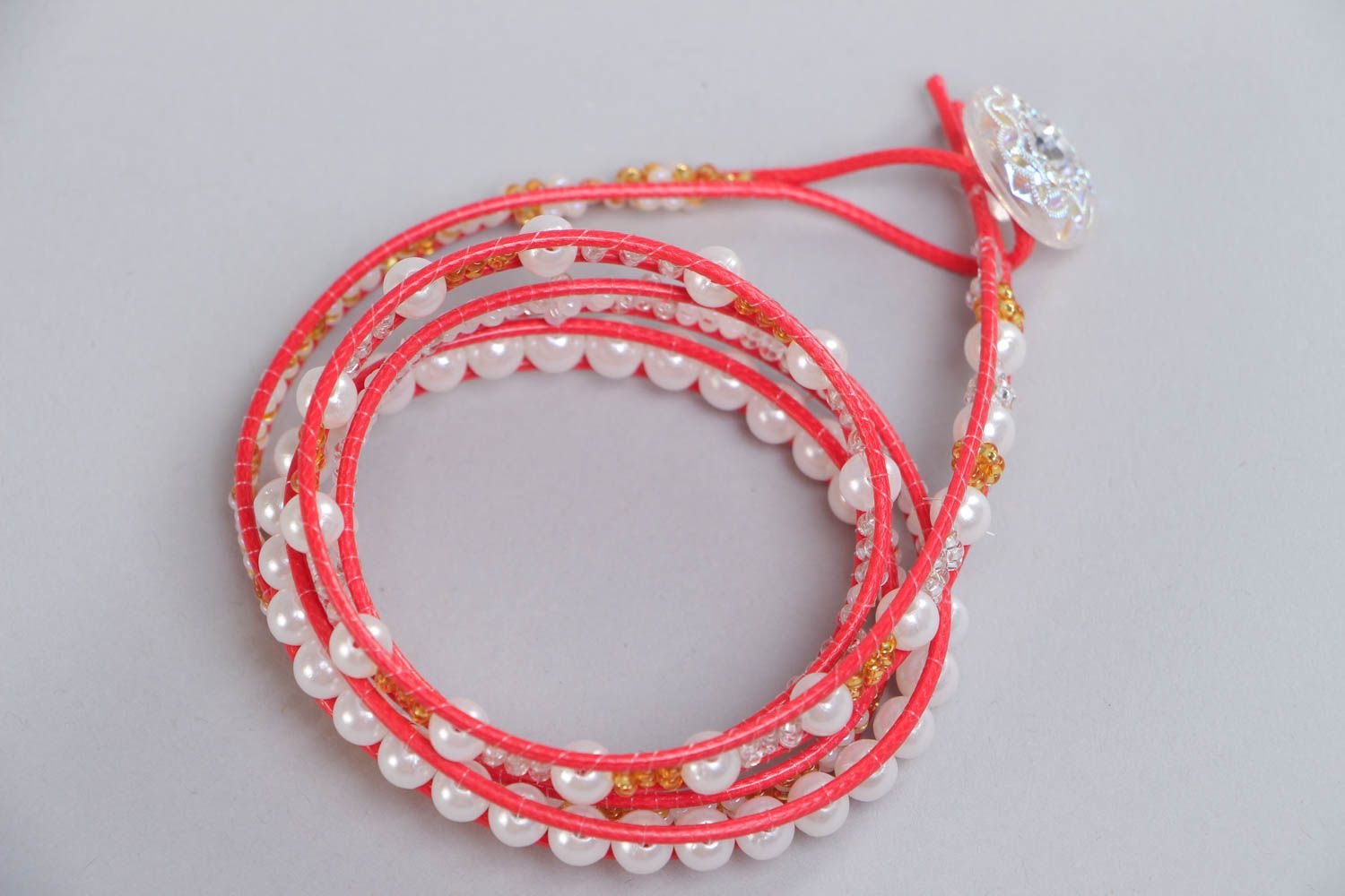 Bracelet en perles de rocaille et artificielles large rouge-blanc fait main photo 2