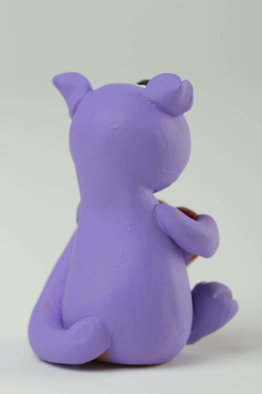 Statuette déco faite main Figurine chat avec coeur violette argile Déco maison photo 4