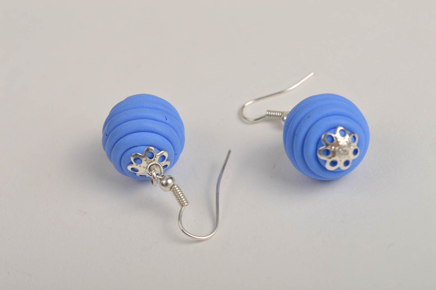 Handmade modische Ohrringe in Blau Accessoire für Frauen Designer Schmuck foto 5