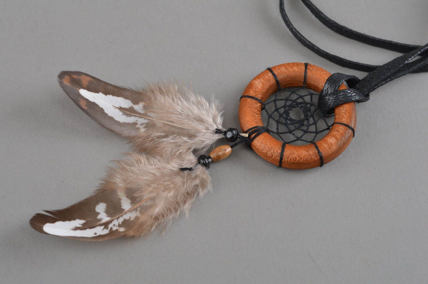 Ловец Снов кулон с коричневым пером фазана авторский красивый ручной работы фото 3