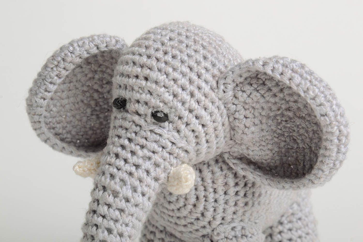 Jouet éléphant Peluche faite main Déco maison gris tricoté au crochet original photo 4