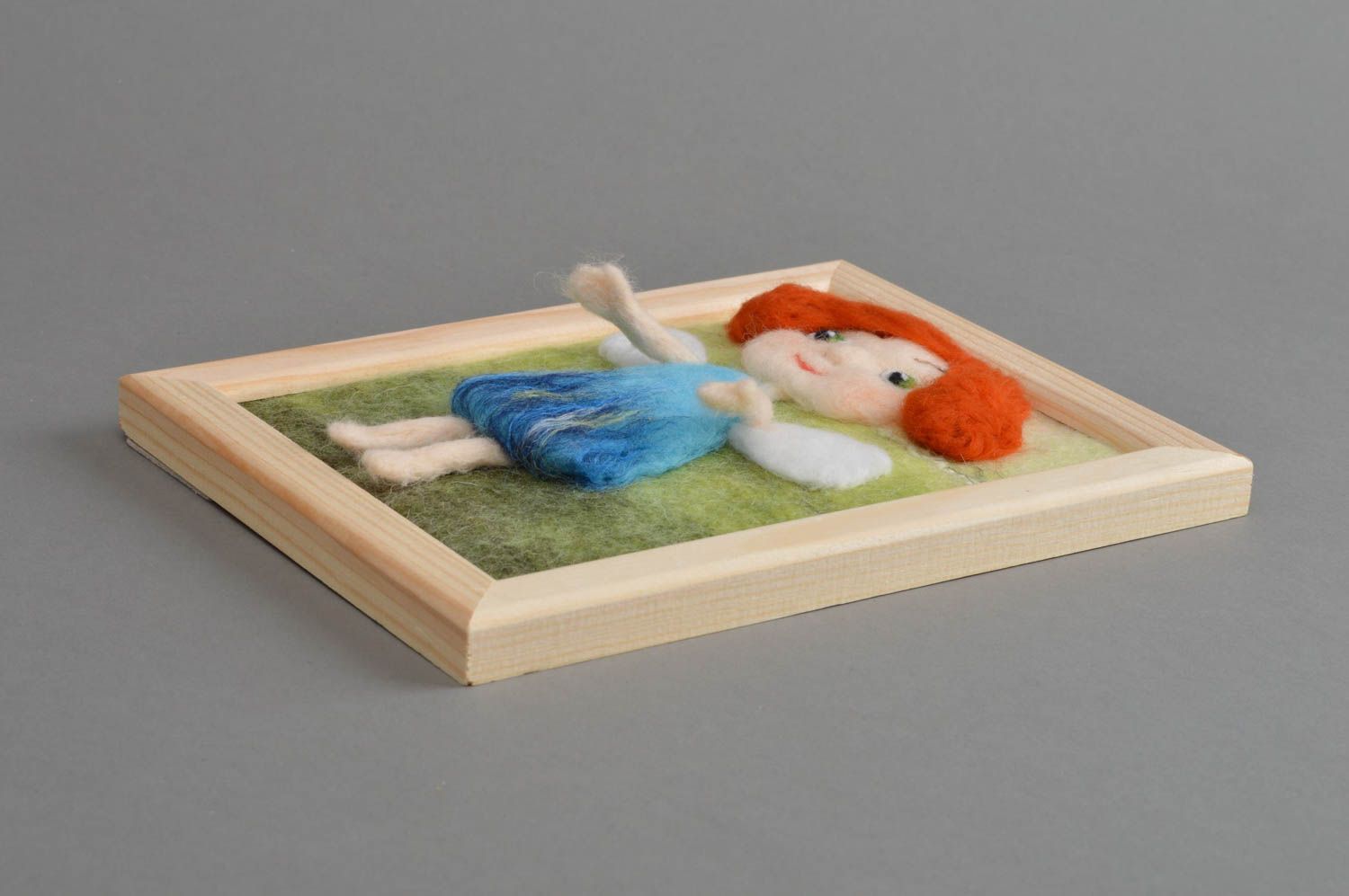 Tableau en laine feutrée fait main dans cadre en bois petit pour enfant photo 3