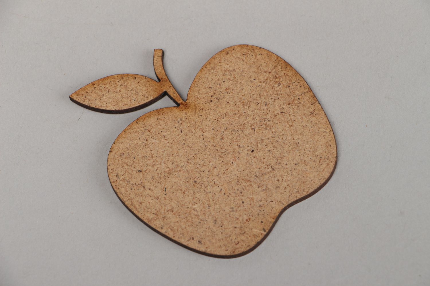 Plaque en bois à décorer pomme faite main photo 1