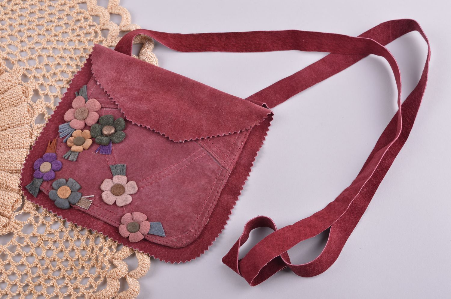 Сумка ручной работы сумка через плечо красивая кожаная сумка бордовая с цветами фото 1