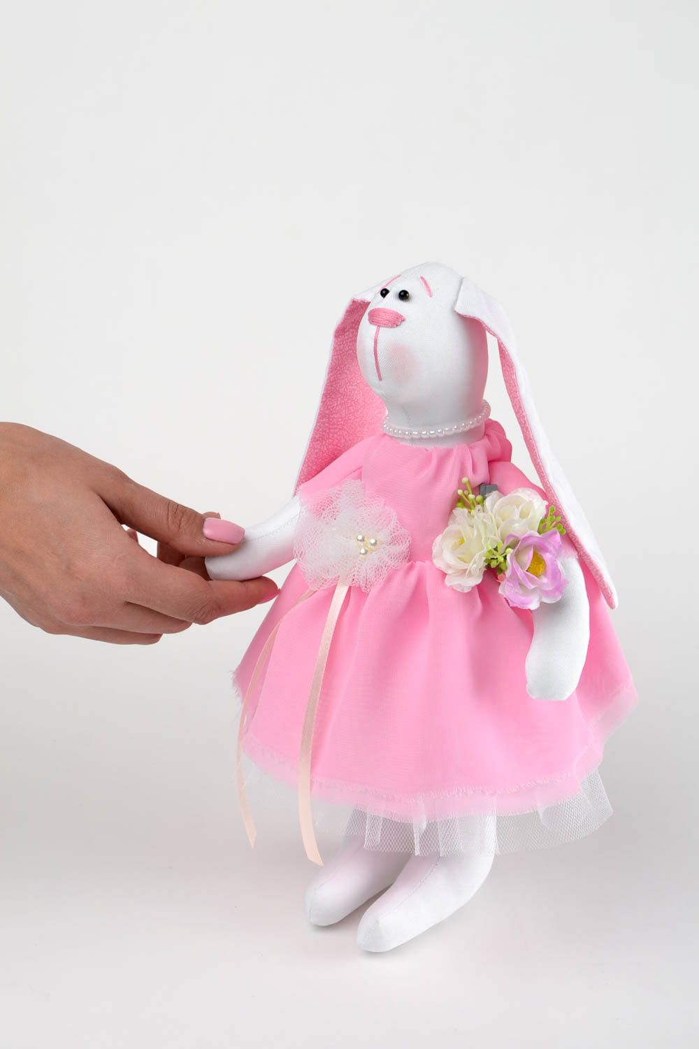 Poupée lapin en robe rose Jouet fait main textile design Cadeau pour fille photo 2