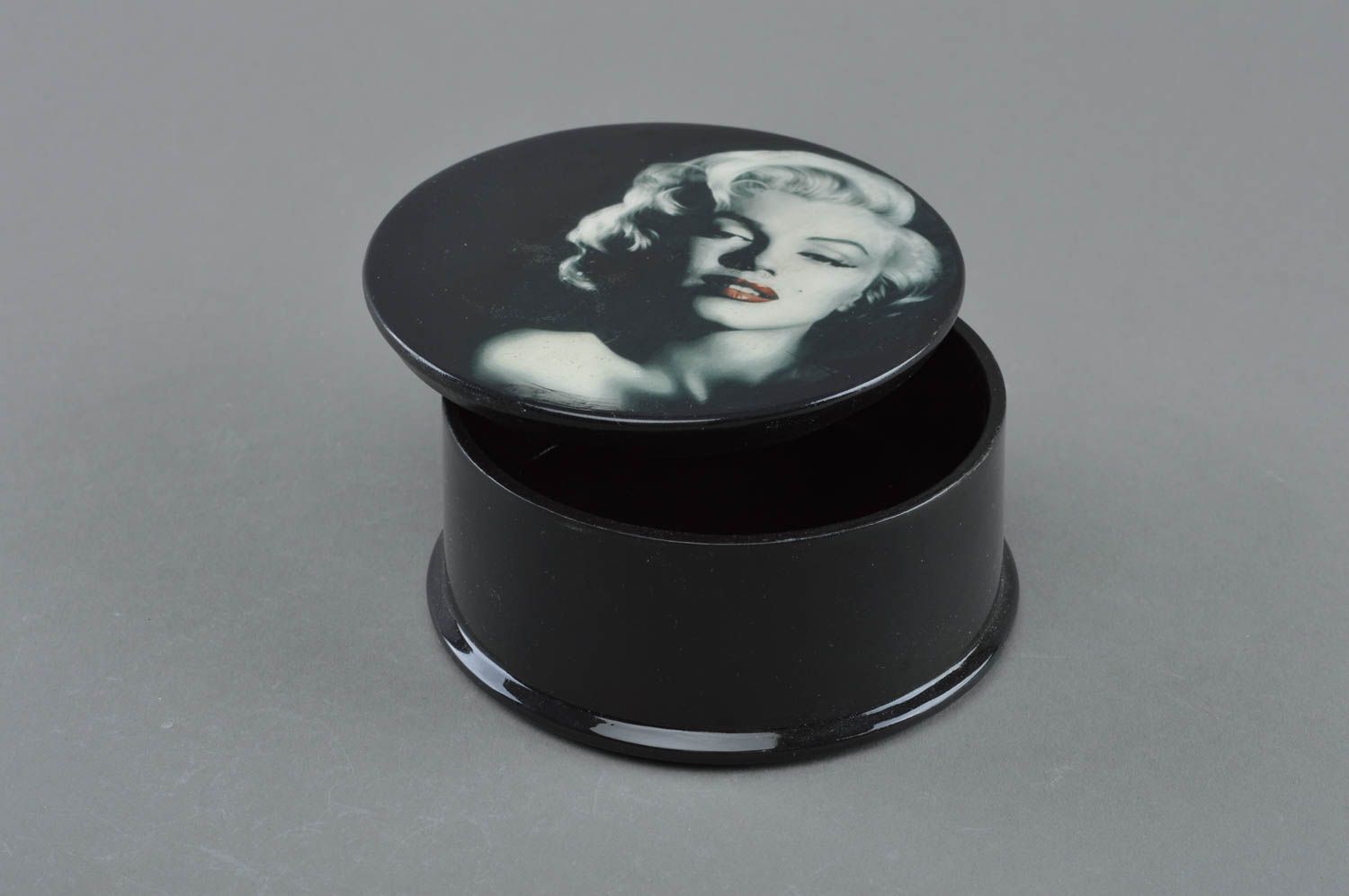 Boîte à bijoux fait main Coffret rond noir avec portrait Décoration maison photo 2