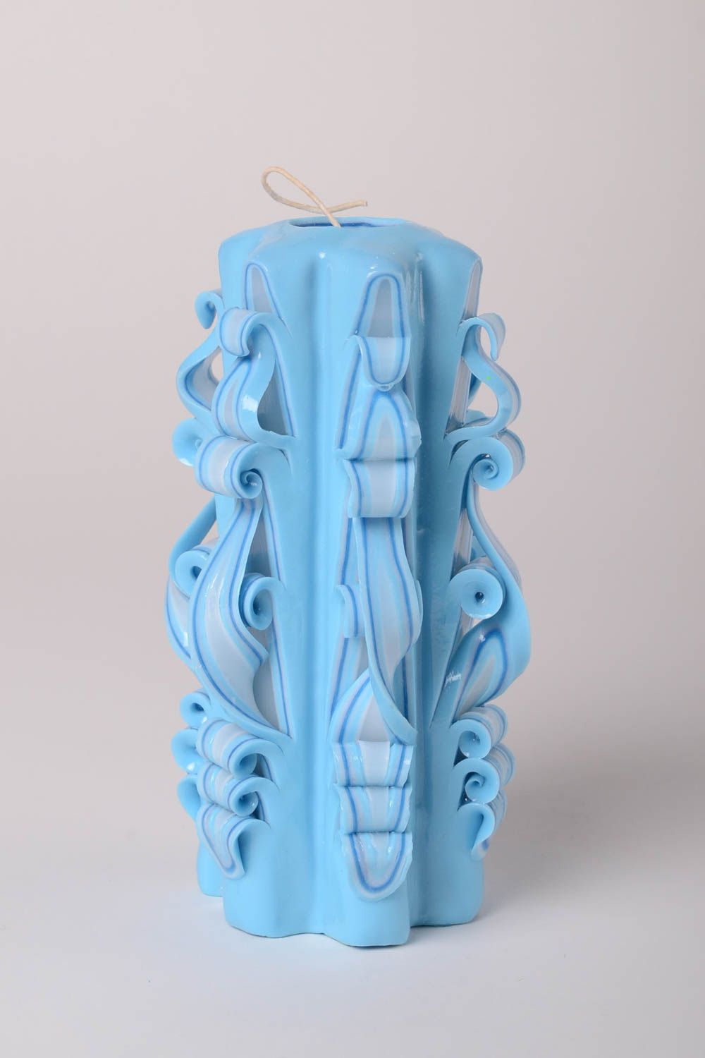 Голубая свеча ручной работы парафиновая свеча необычная цветная свеча для декора фото 1