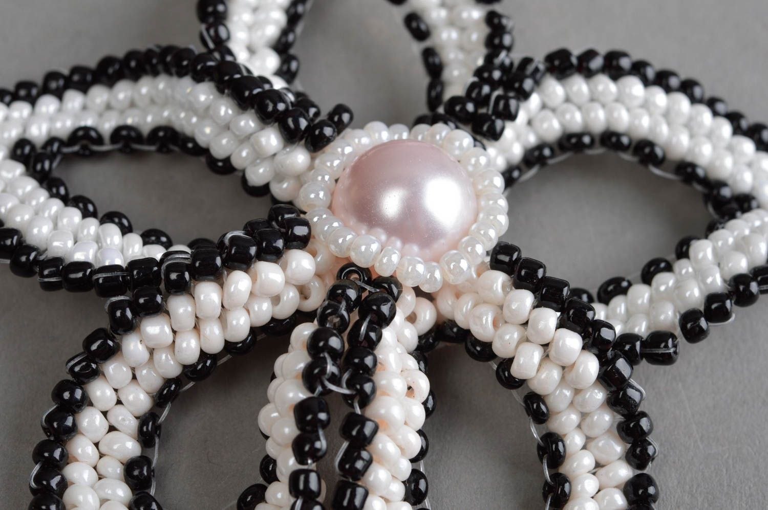 Pendentif fleur Bijou fait main perles rocaille ruban Accessoire femme design photo 5