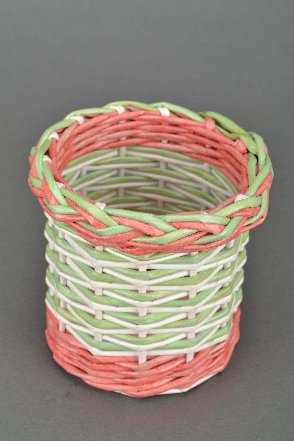 Handmade basket woven of paper rod for hair combs photo 3