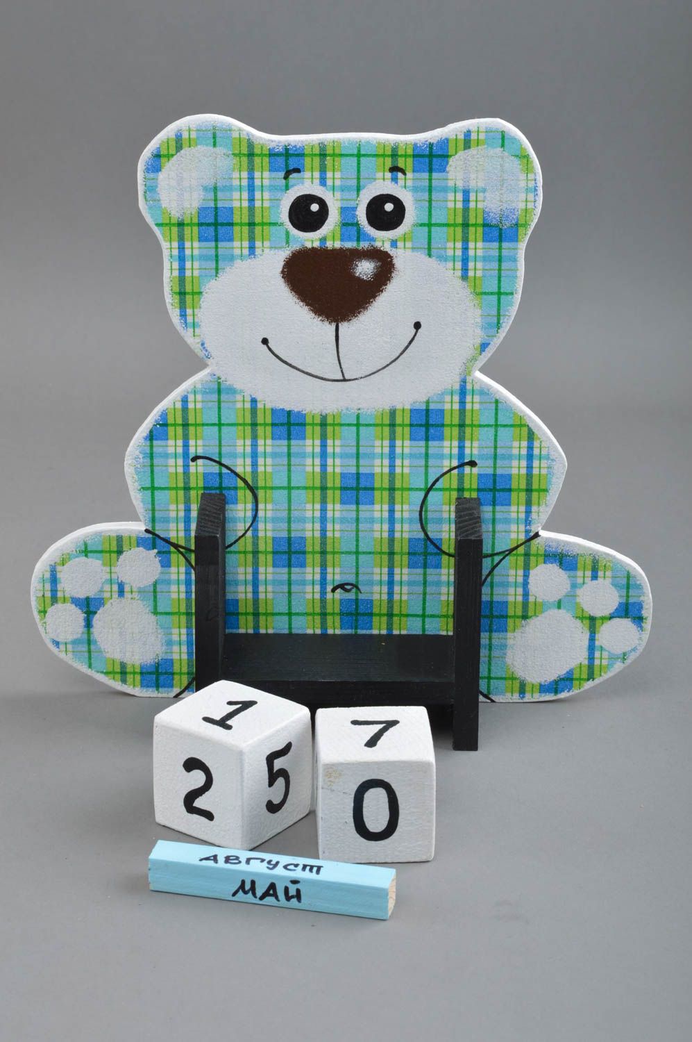 Karierter Holz Tischkalender für Kinder in Form von Bären für 4 Monate handmade foto 3
