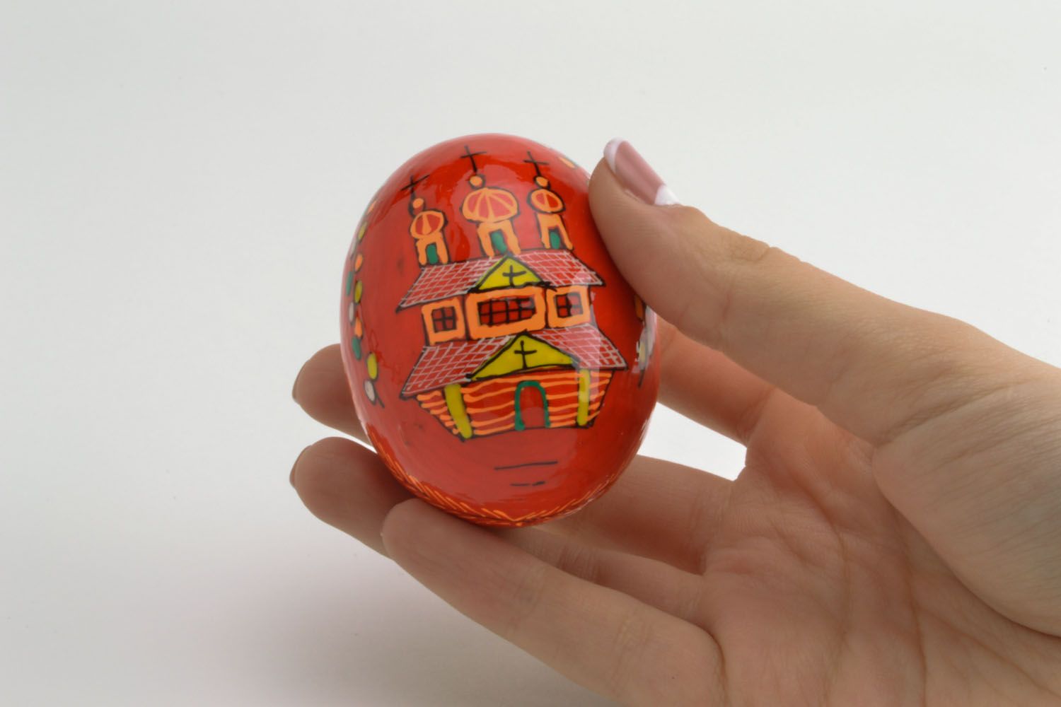 Red Easter egg made of wood photo 2
