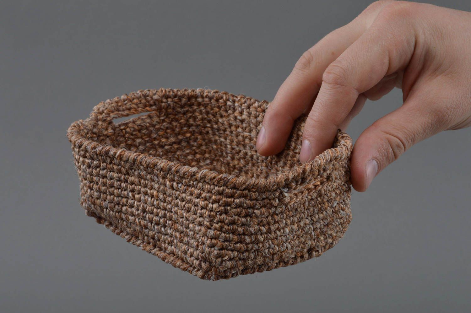 Juguete de peluche para cositas pequeñas original cesta tejida artesanal  foto 4