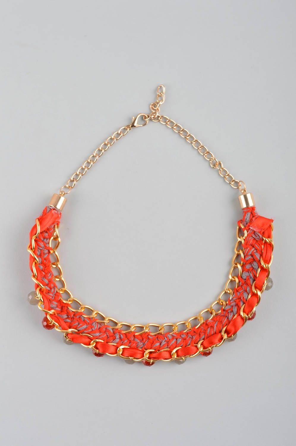 Collana arancione fatta a mano di filati e perline accessorio originale
 foto 5