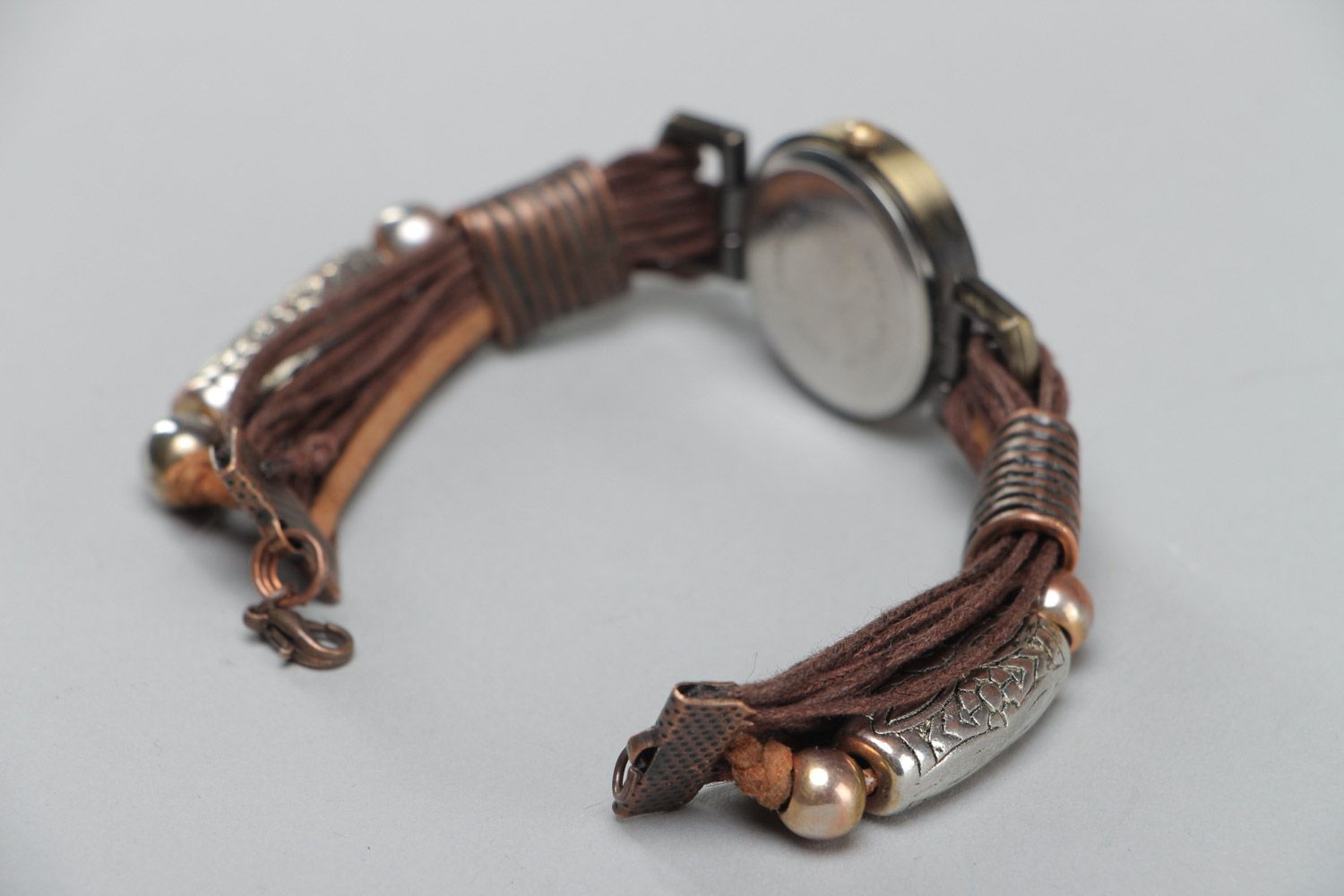 Наручные часы с узким ремешком из вощенного шнура коричневые ручной работы фото 4