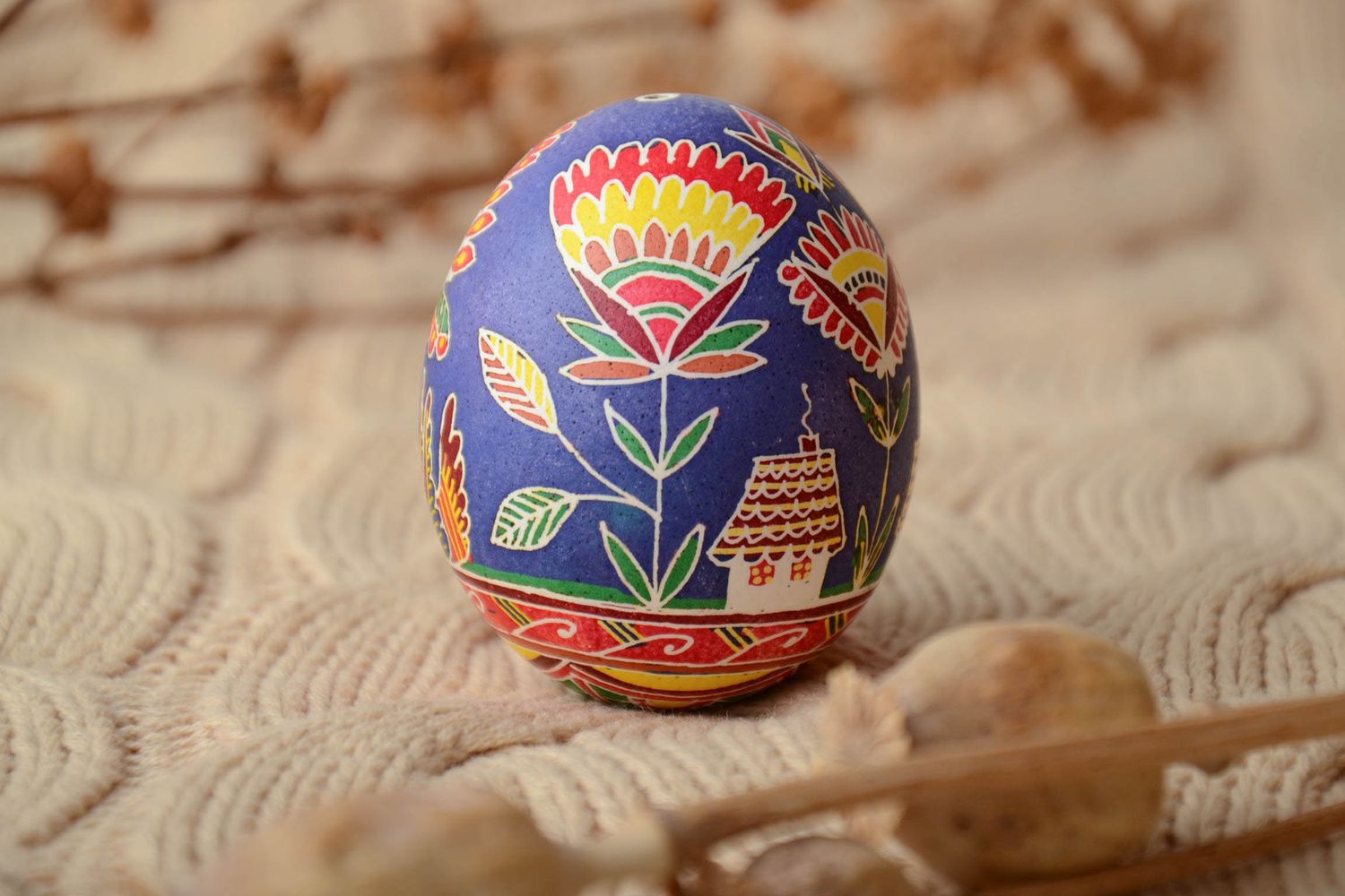 Handmade painted Easter egg photo 1