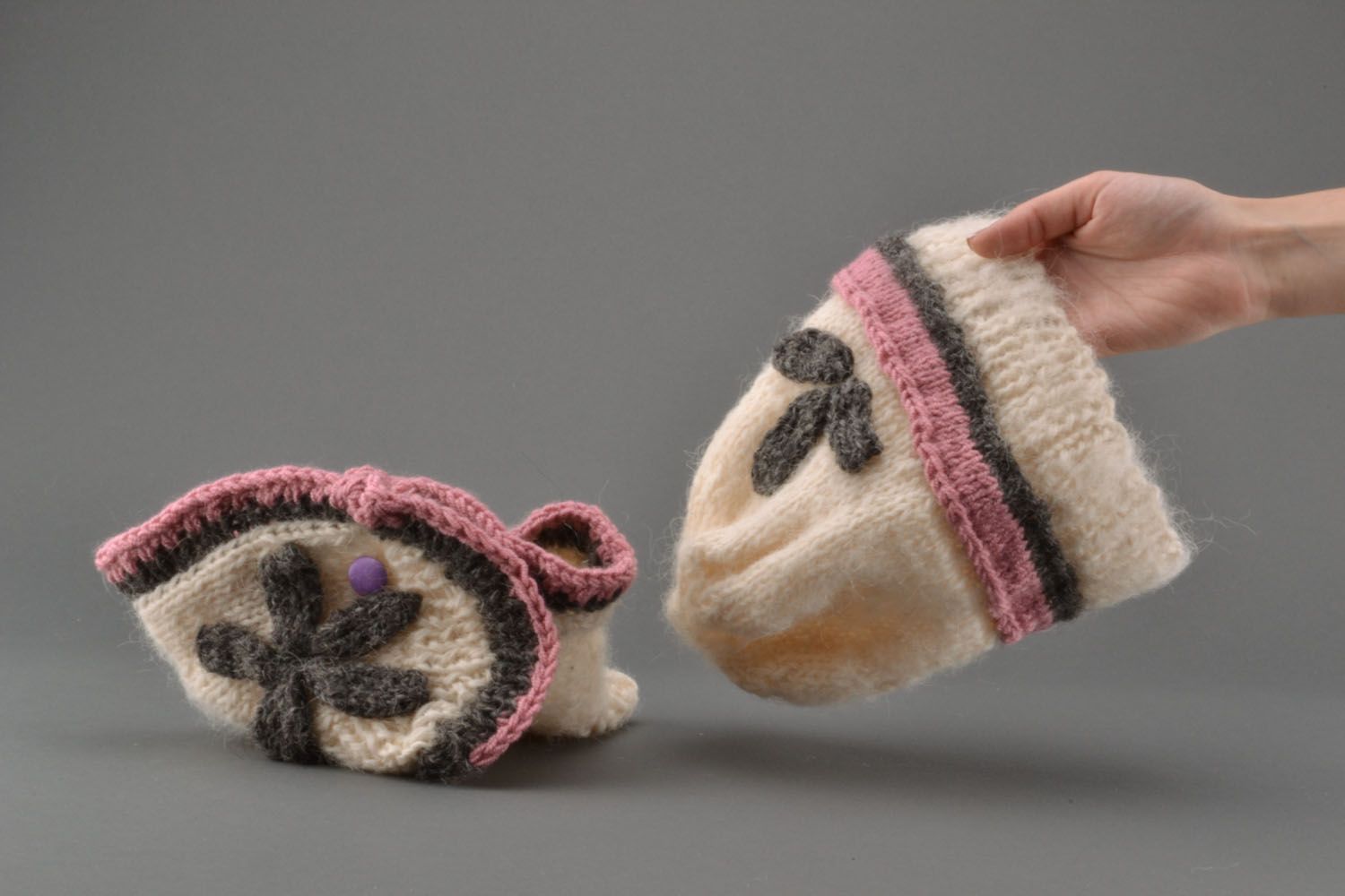 Conjunto de acessórios de inverno: gorro e cachecol de lã feitos à mão  foto 7