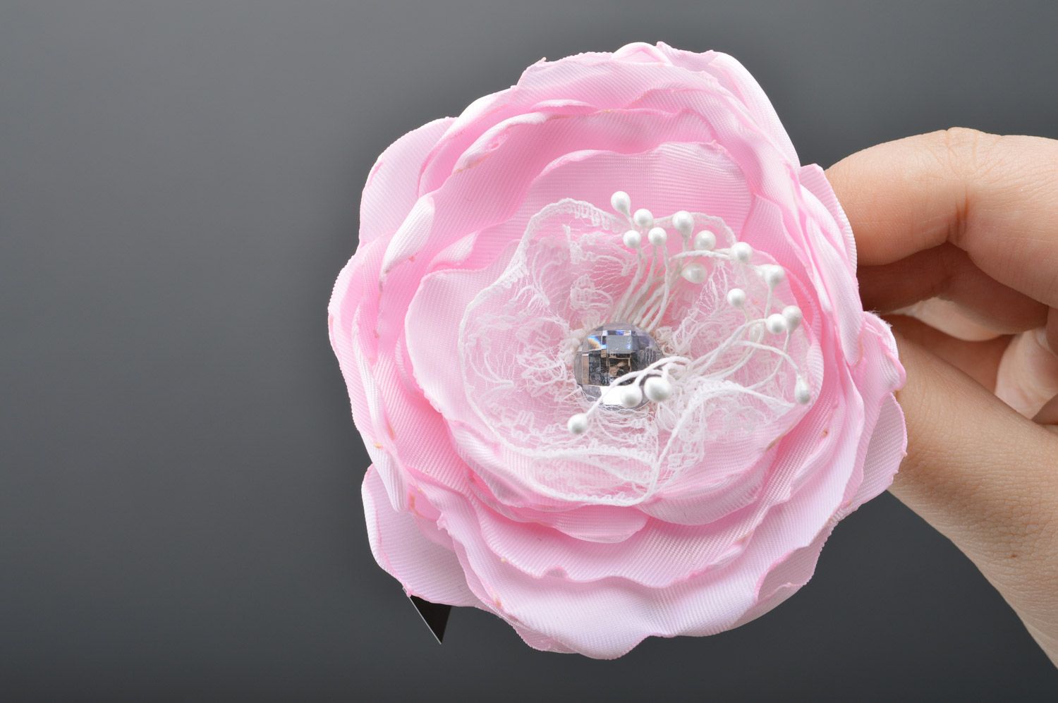 Tender handmade pink fabric flower hair clip with lace rhinestones and stamens photo 2