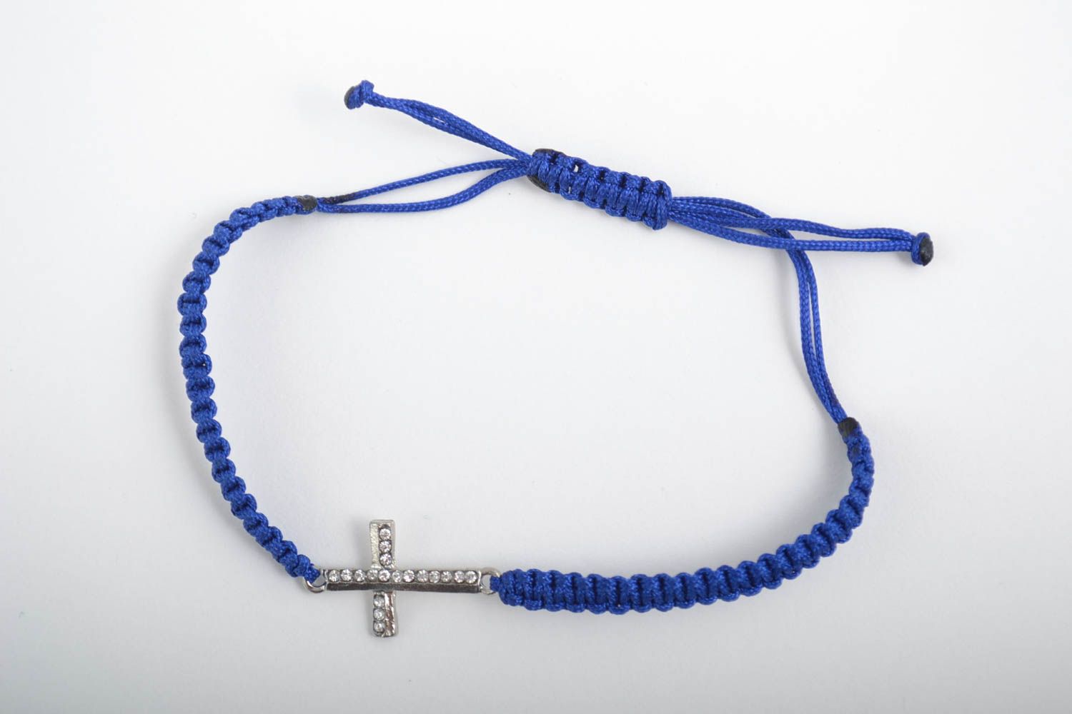 Украшение ручной работы синий браслет на руку браслет из ниток с крестом фото 2
