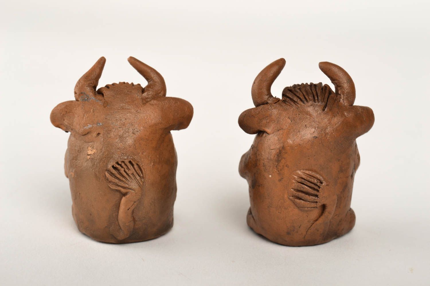 Статуэтки ручной работы глиняные статуэтки фигурки животных Корова и бык фото 2