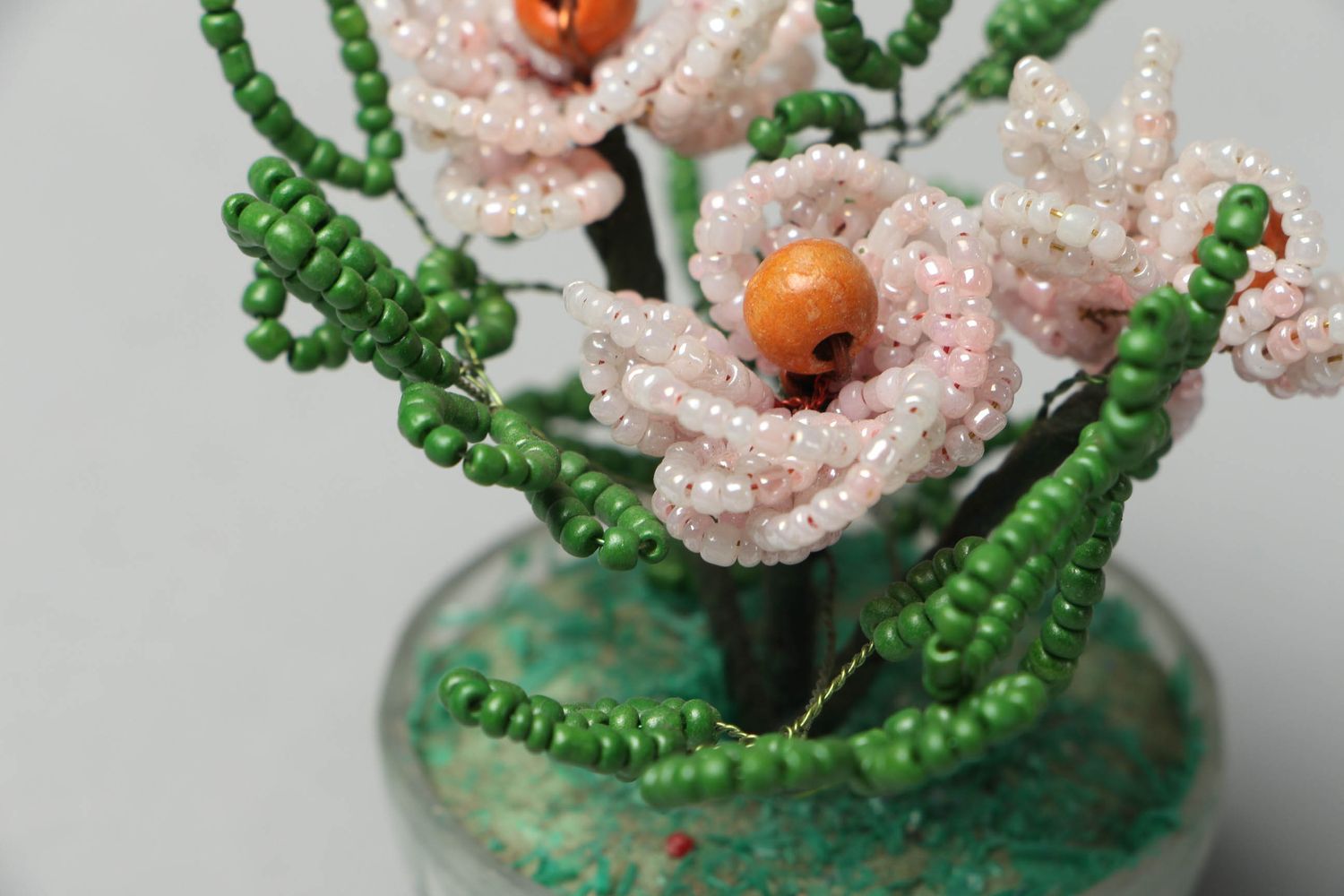 Fiori fatti a mano fiori decorativi intrecciati con perline decorazioni casa foto 3
