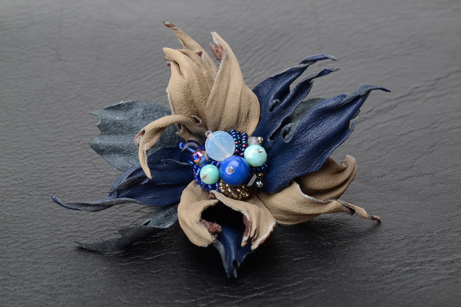Handmade beige and dark blue genuine leather volume flower brooch with beads photo 1