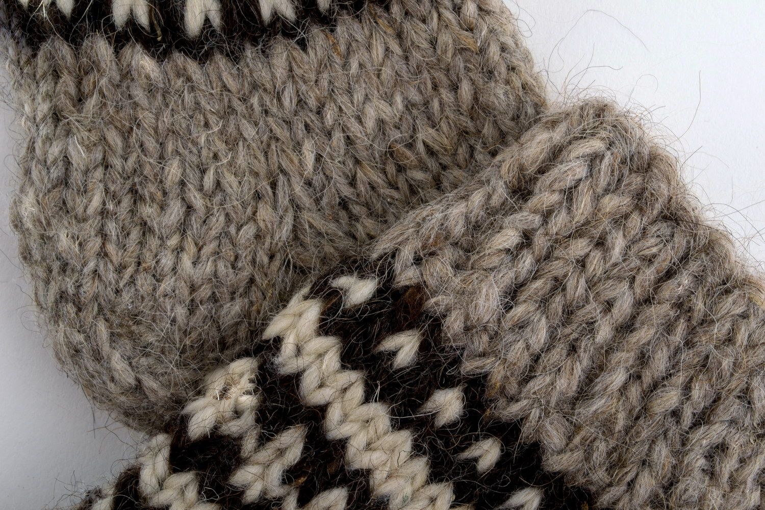 Calcetines de lana natural grises para hombres foto 3