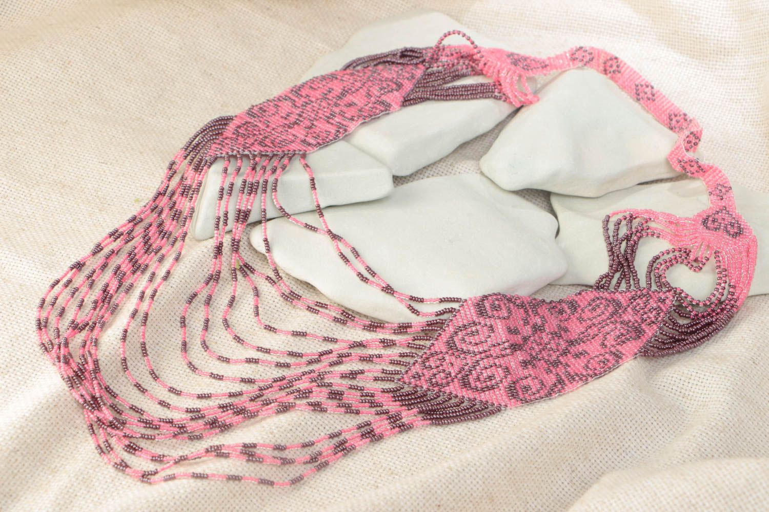 Авторский гердан из бисера ручной работы розовый с серым оригинальный  фото 1