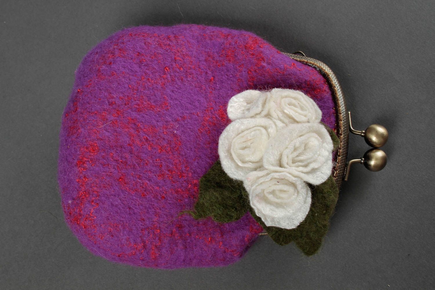 Handmade Tasche aus Wolle Mode Accessoire Tasche gefilzt lila Damen Accessoire  foto 5