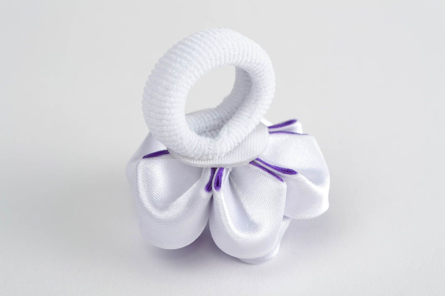 Small beautiful handmade kanzashi ribbon flower hair tie white and lilac photo 5