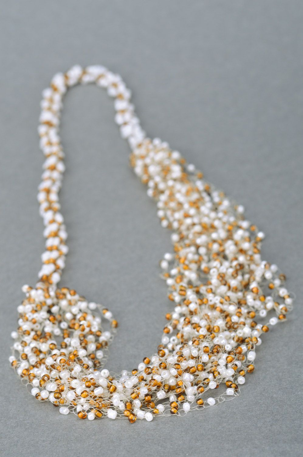 Bijou original collier en perles de rocaille tchèques blanc marron fait main photo 5
