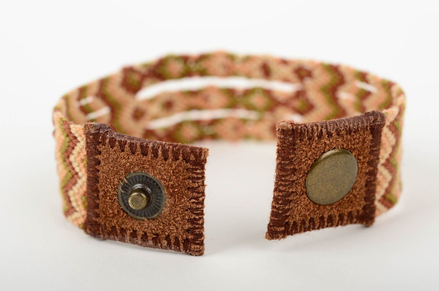 Modeschmuck Armband handmade Makramee Armband interessantes Frauen Accessoire foto 3