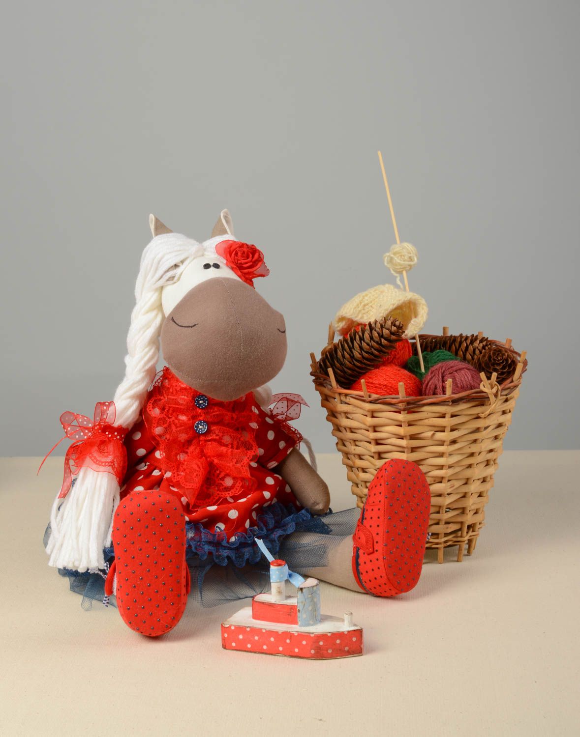Peluche cheval en tissu de lin et coton faite main décorative pour enfants photo 1