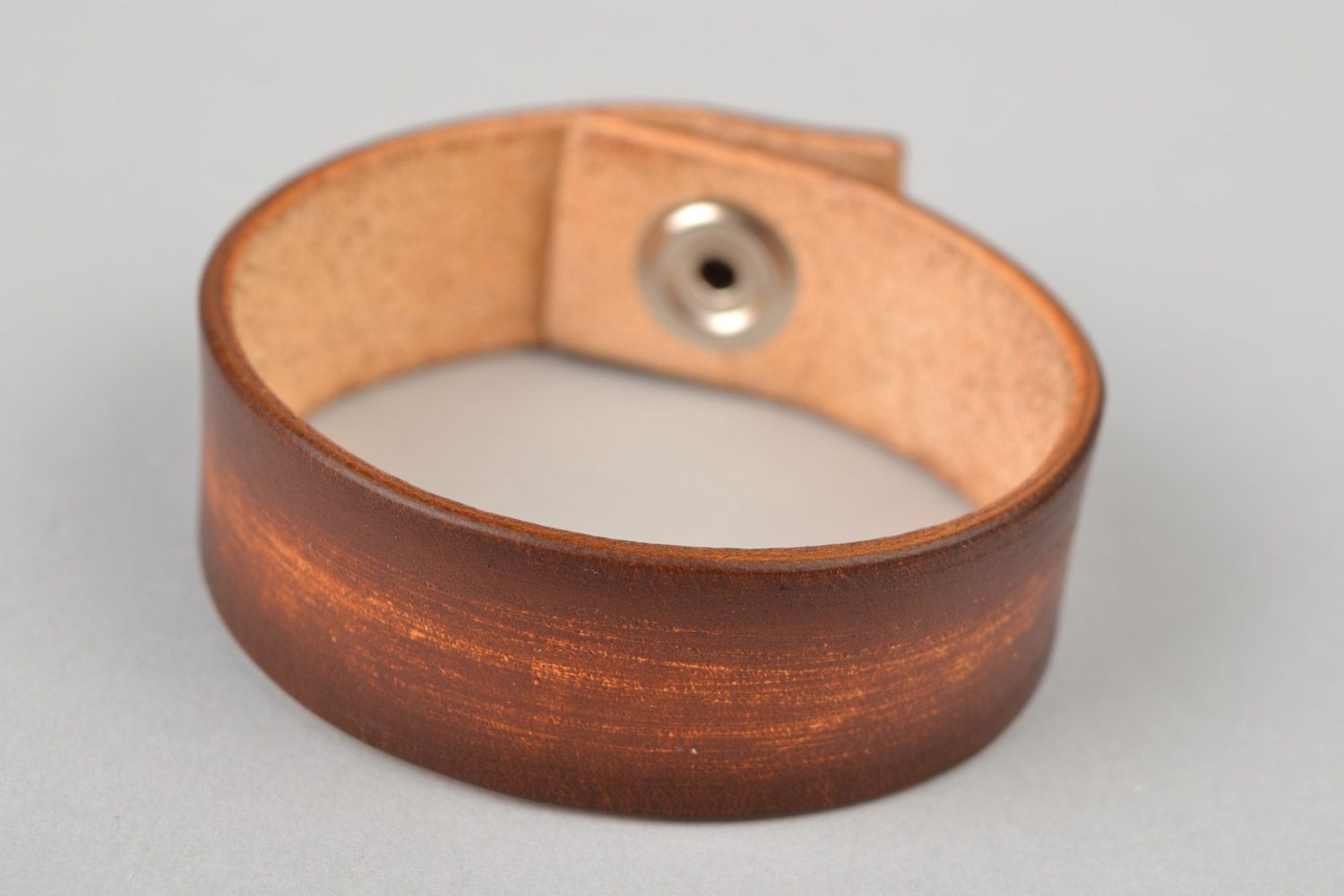 Stylish handmade genuine leather wide bracelet with stud photo 3