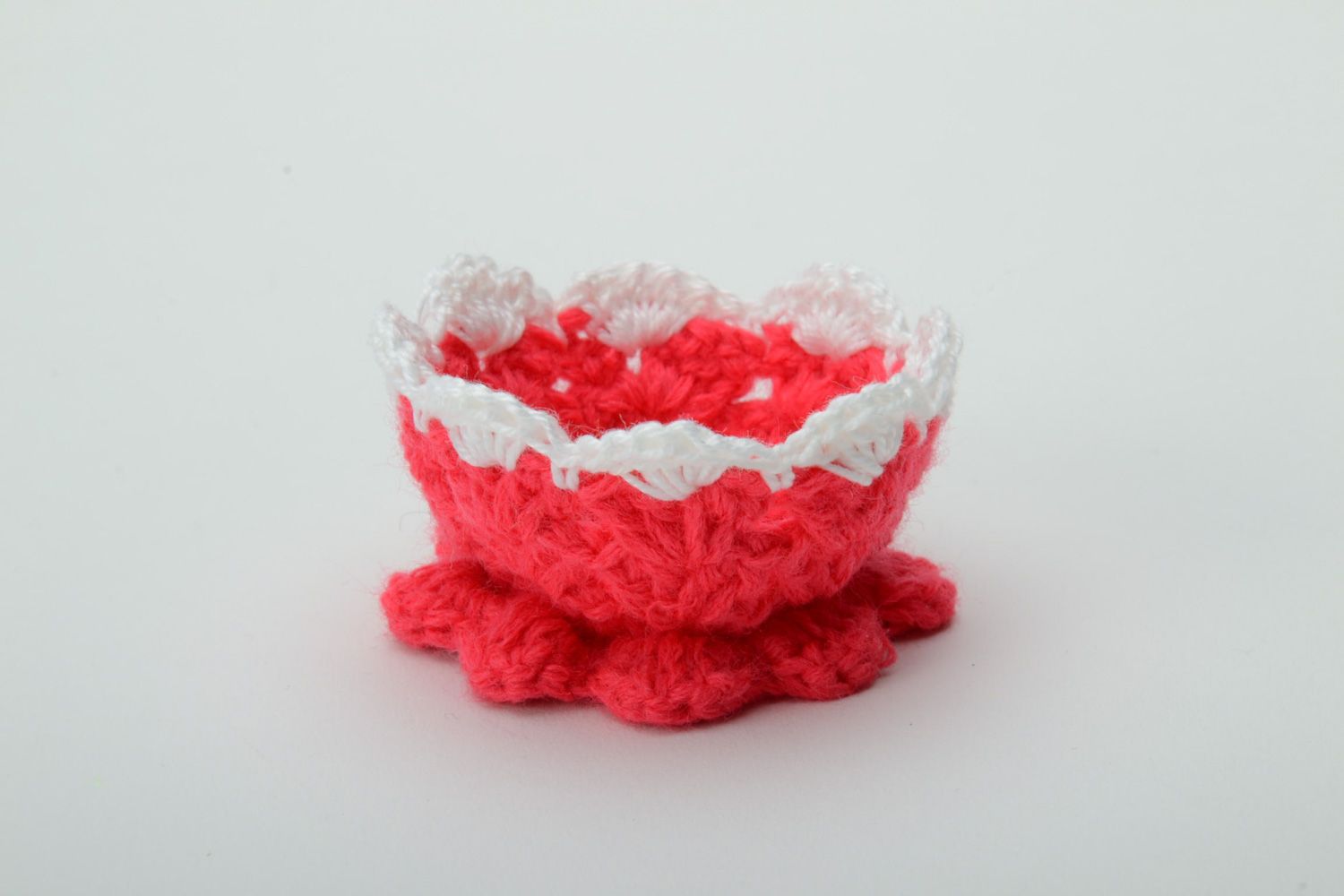 Support à oeuf fait main tricoté au crochet en coton et acrylique rouge photo 4