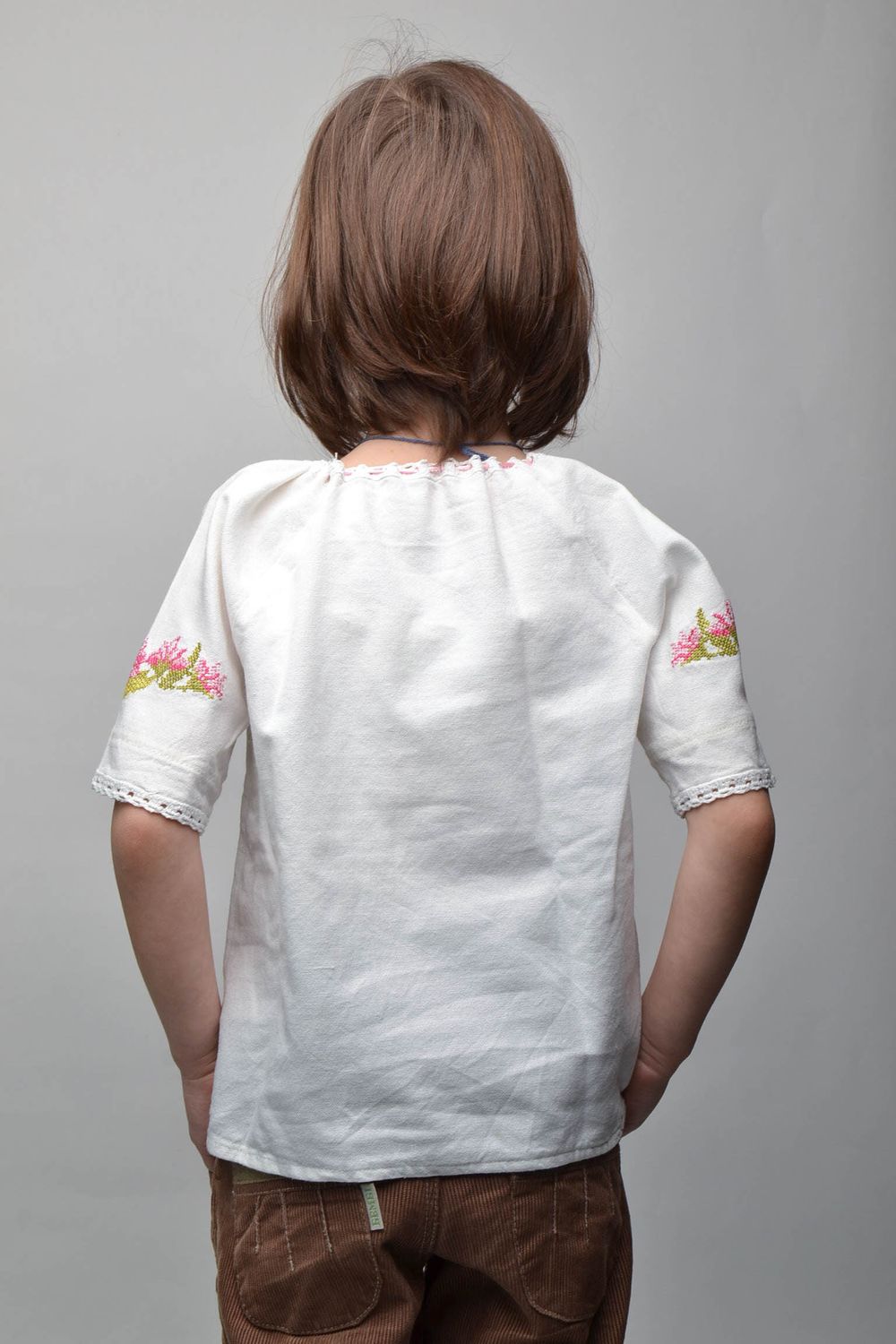 Kinder weiße Bluse mit Stickerei  foto 4