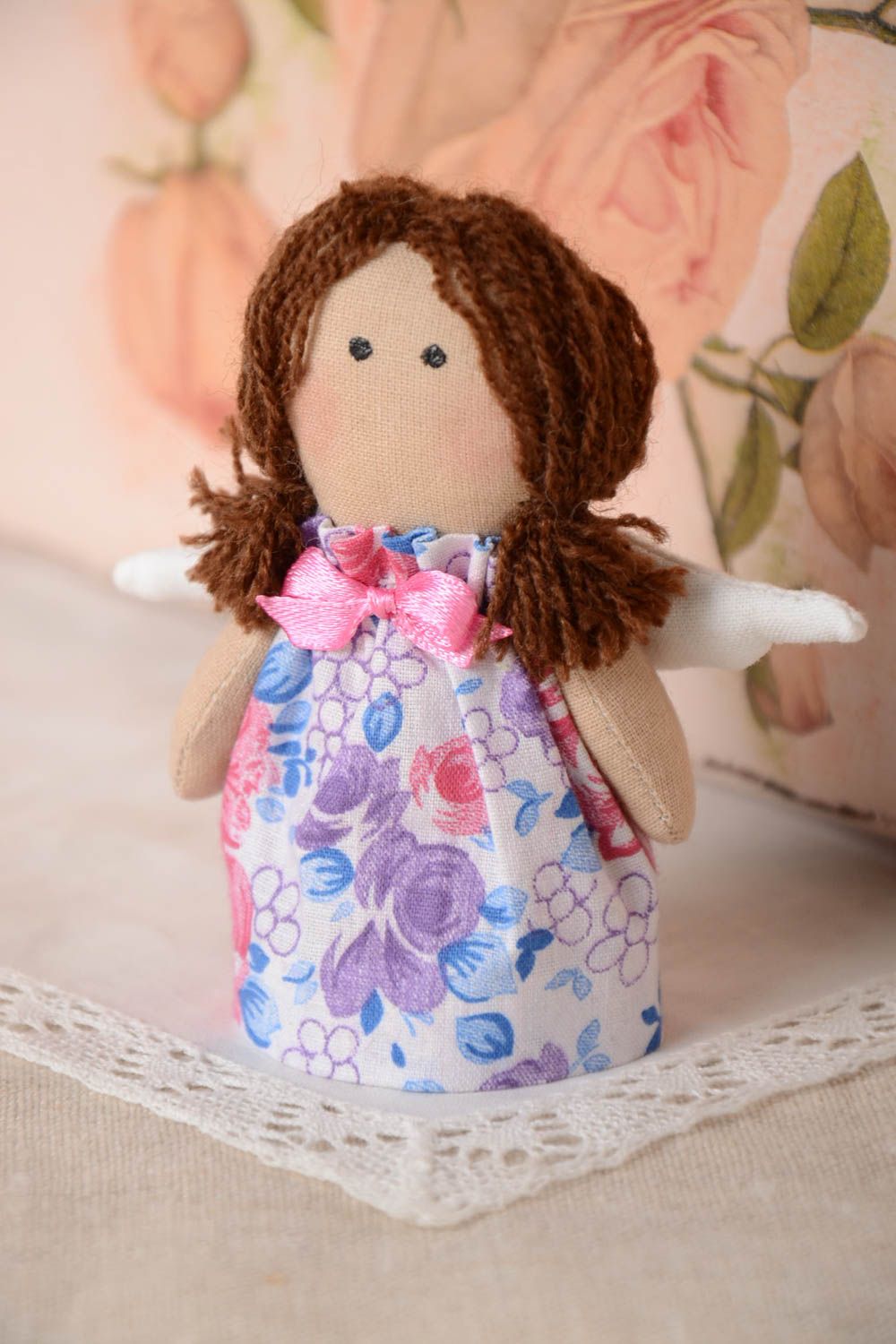 Авторская тканевая кукла маленькая в цветочном платье из хлопка ручной работы фото 1