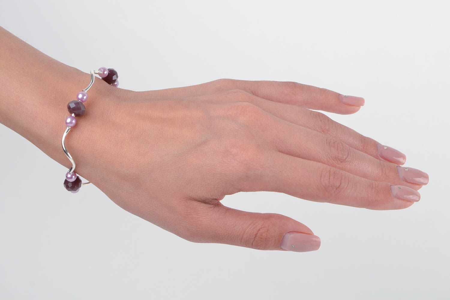 Bracelet fin Bijou fait main métal perles de rocaille rose mauve Cadeau femme photo 2