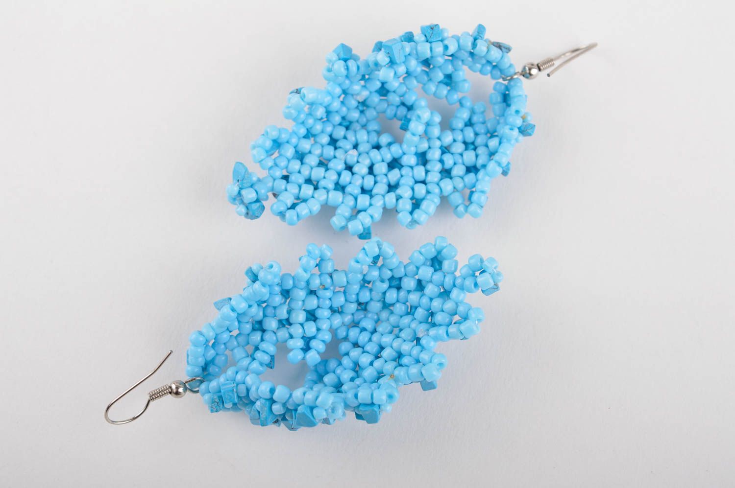 Orecchini di perline fatti a mano accessorio originale bello da donna azzurri foto 4