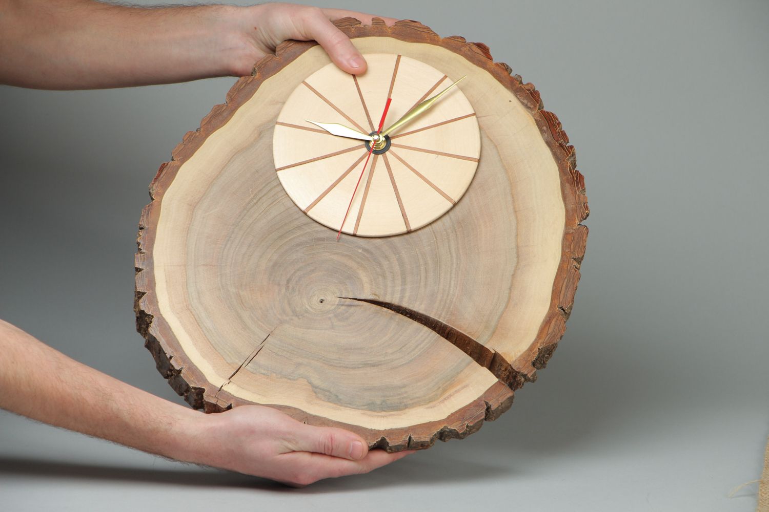 Pendule en bois faite main de tranche photo 4