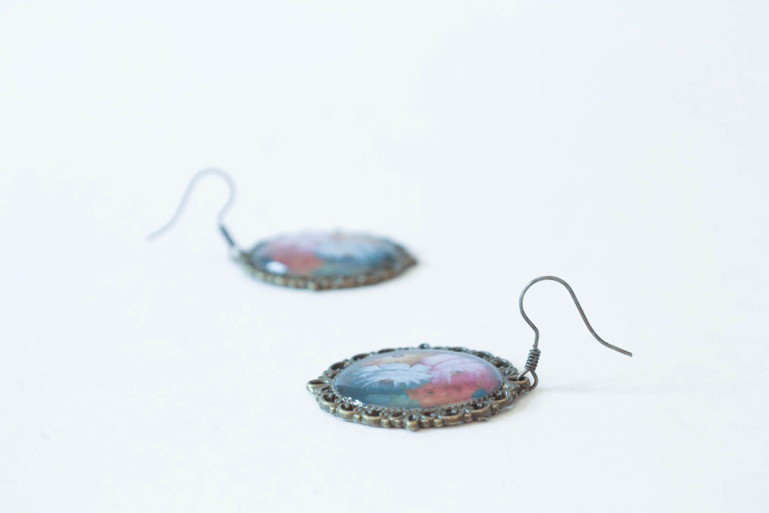 Oval earrings with print photo 3