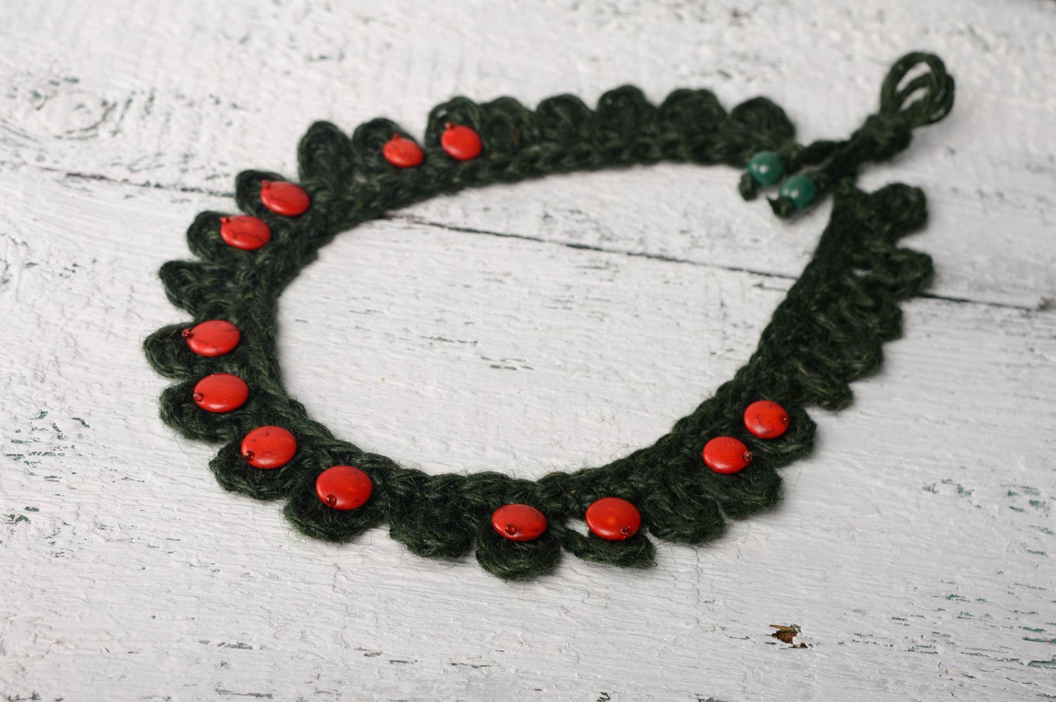 Crochet bead necklace with coral photo 1
