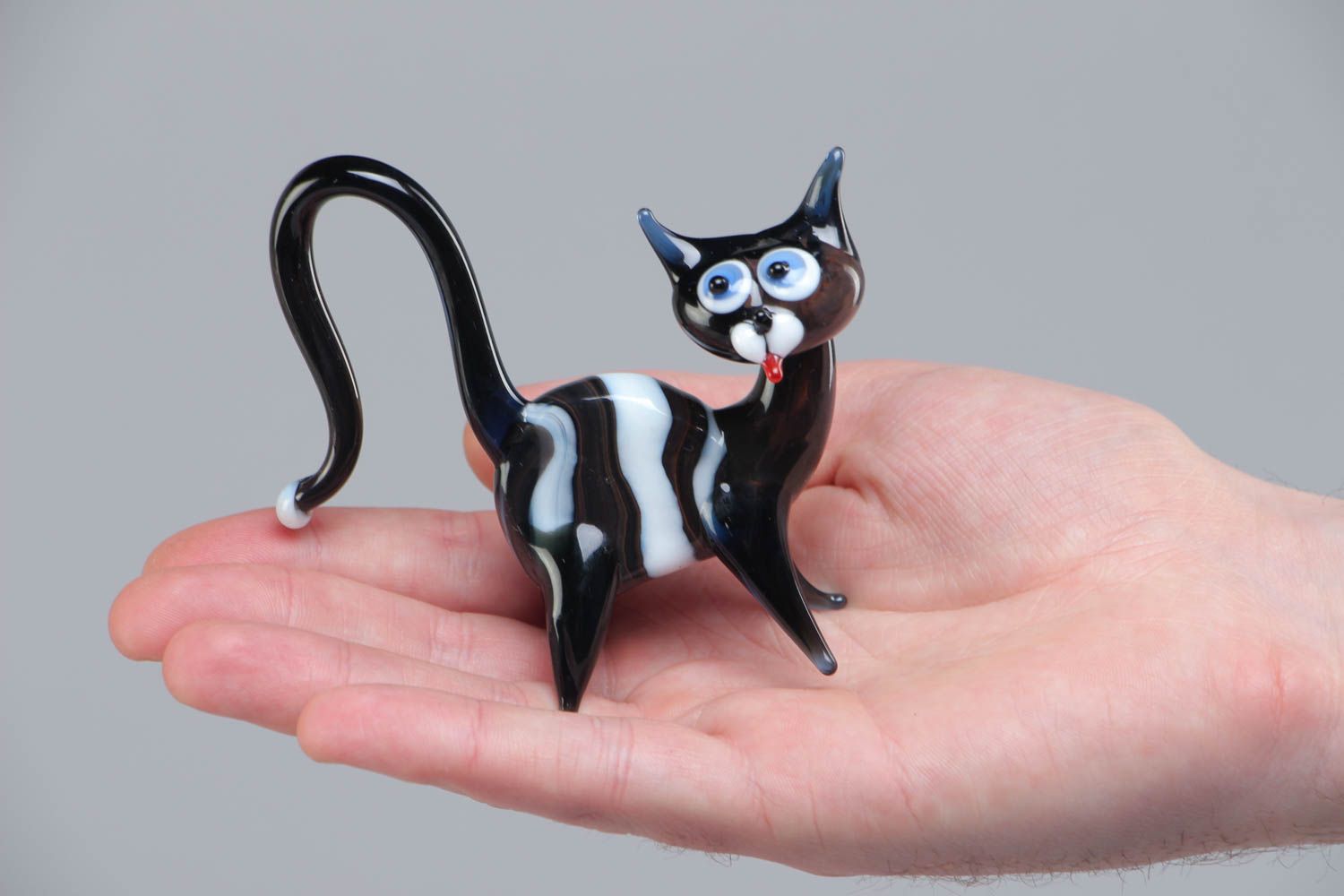 Handmade collectible lampwork glass miniature figurine of black and white cat photo 5