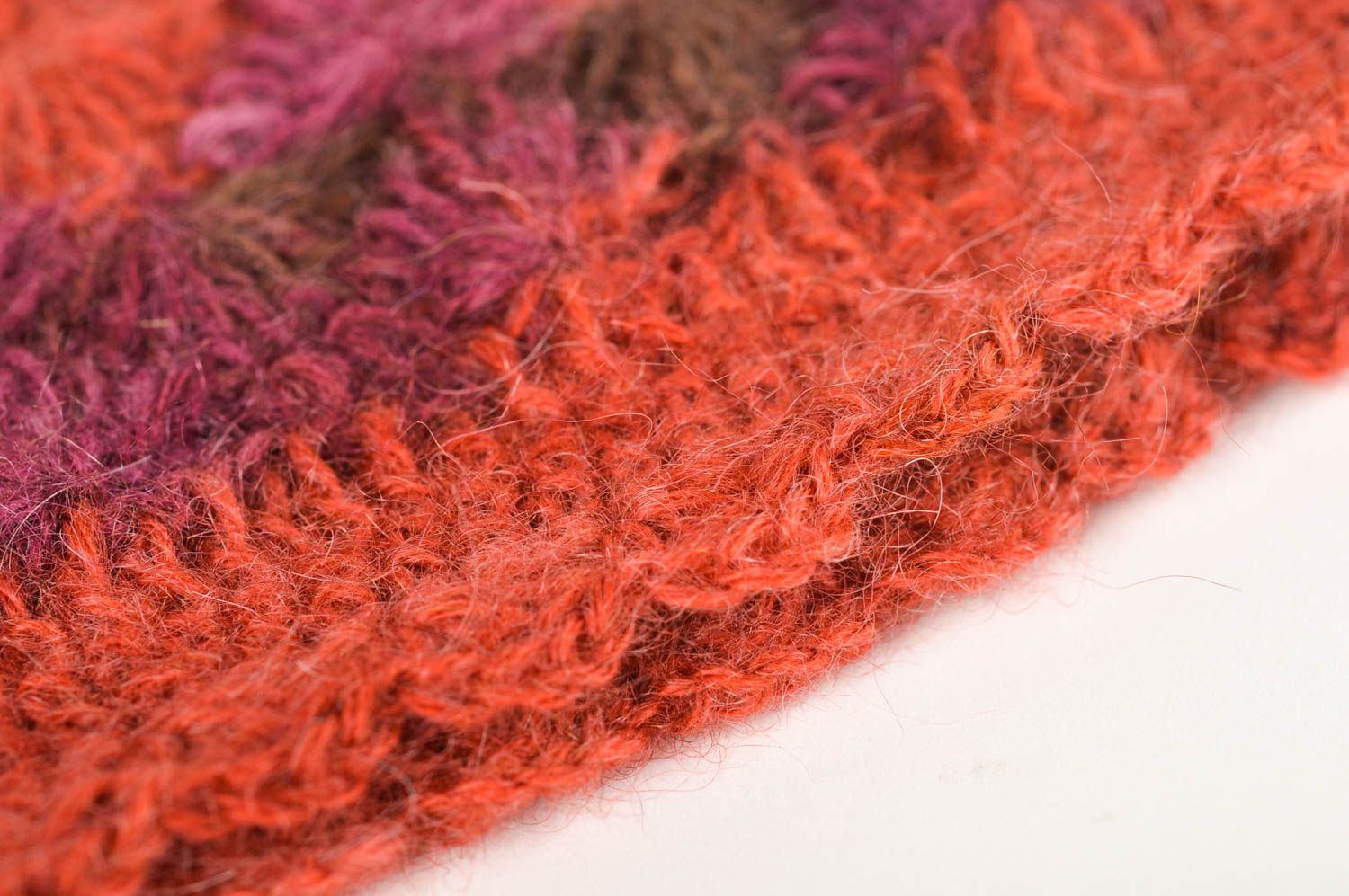 Bonnet tricoté au crochet Bonnet fait main en laine rayé Vêtement femme photo 4
