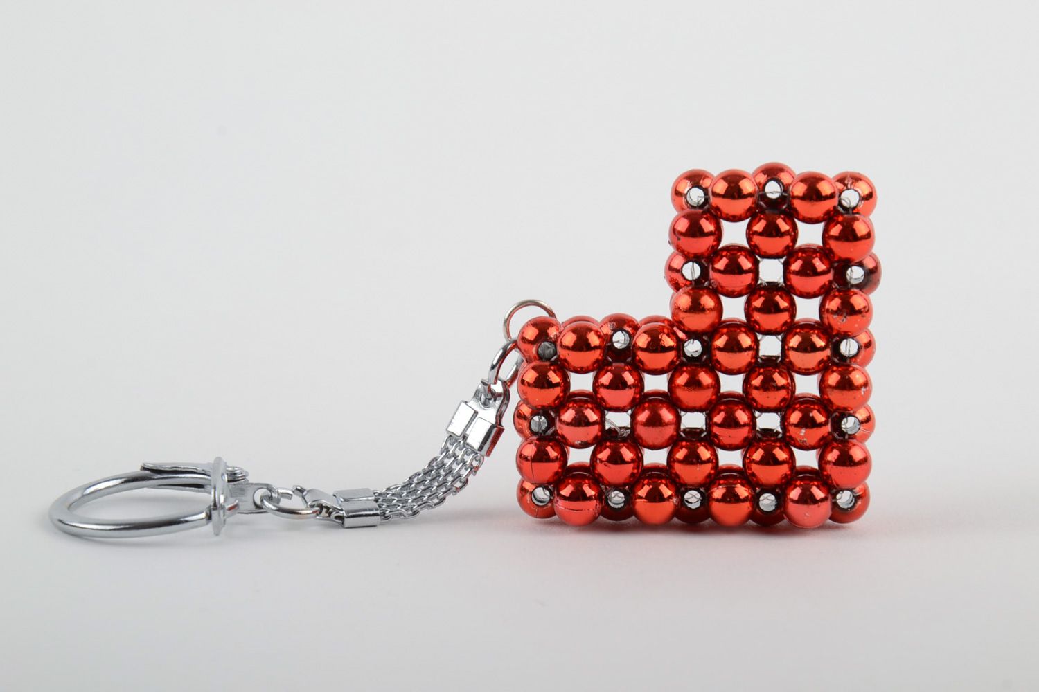 Handgemachter Schlüsselanhänger aus Kugeln in Form von Herzen rot für junge Dame foto 4