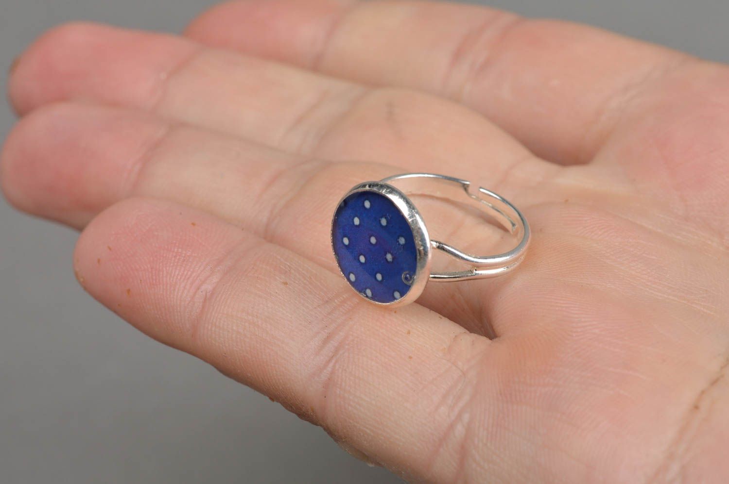 Handmade bright blue polka dot decoupage round top jewelry ring with metal basis photo 4