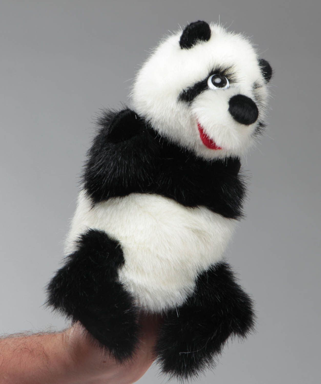 Panda Kuscheltier Handpuppe aus Kunstpelz handmade schwarz weiß klein foto 5