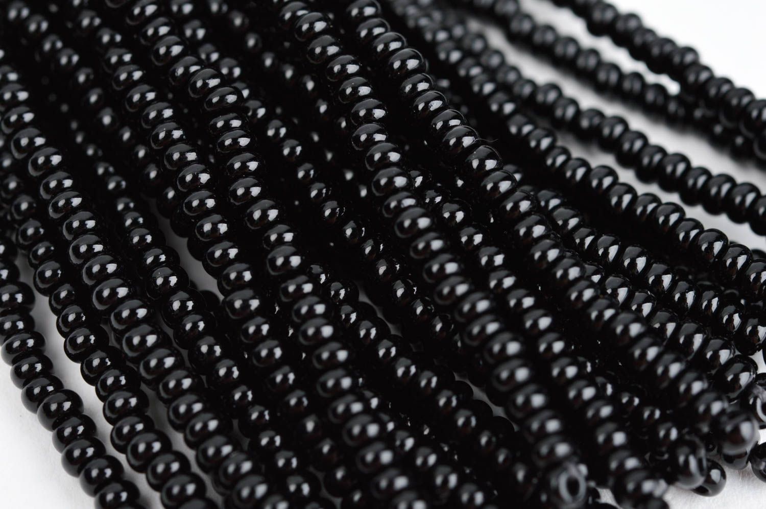 Черные серьги ручной работы модные серьги кисточки нарядные серьги из бисера фото 5