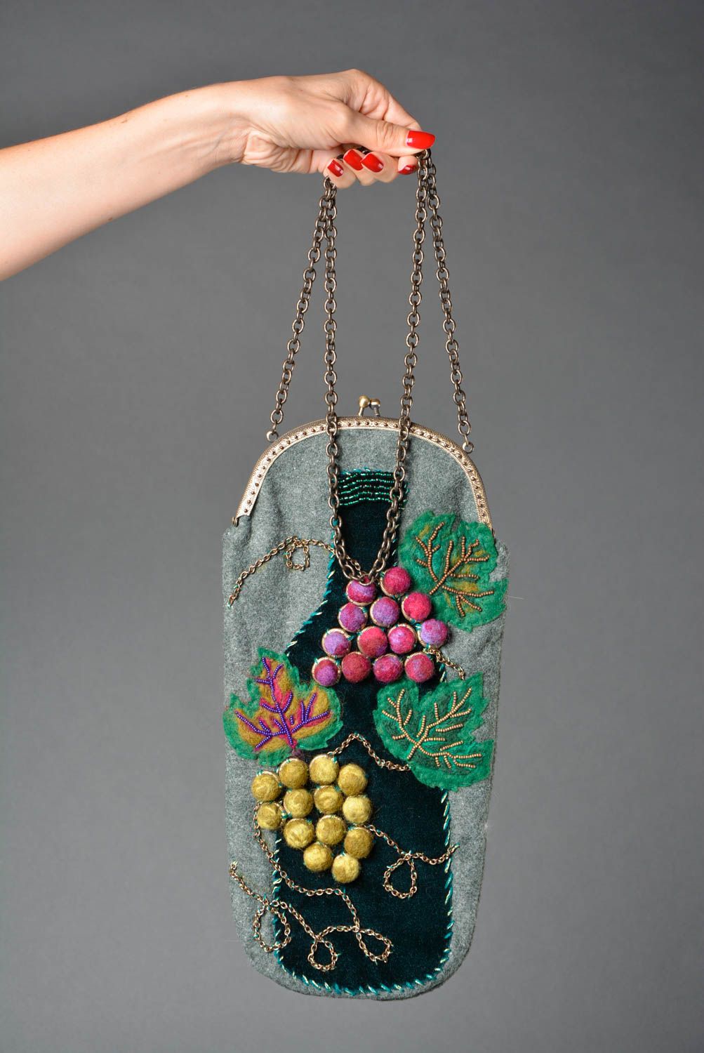 Petit sac avec grappes de raisin Sac fait main laine feutrée Cadeau femme photo 2