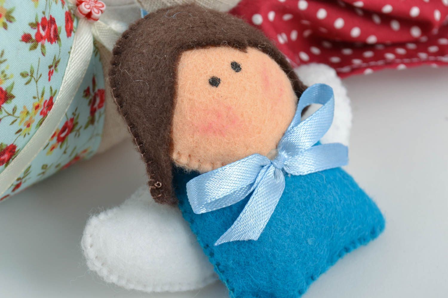 Мягкая игрушка девочка ручной работы из ткани оригинальная для детей и декора фото 3